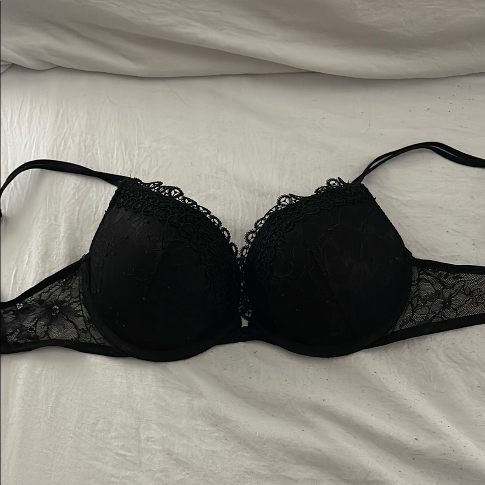 Victoria's Secret Black Lace Push-Up Bra very sexy collection 32D goodcondition